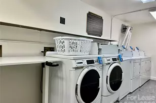 229 N Poplar St, Charlotte, NC 28202 - Photo 17