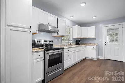 225 Brevard Street, Statesville, NC 28677 - Photo 3