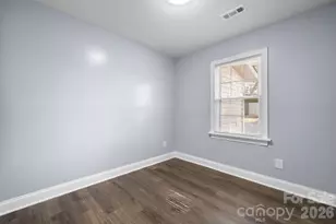 225 Brevard St, Statesville, NC 28677 - Photo 15