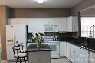 13614 Cardinals Nest Dr, Charlotte, NC 28269 - Photo 5