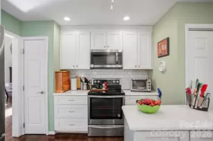 8968 St Croix Ln, Charlotte, NC 28277 - Photo 9