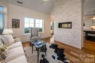 89 N Snow Ridge Dr, Hendersonville, NC 28792 - Photo 25