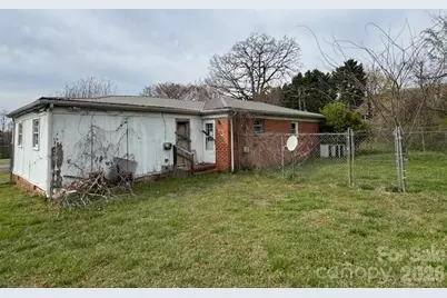408 Clark Boulevard, Charlotte, NC 28262 - Photo 3