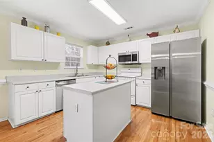 14212 Waterlyn Dr, Charlotte, NC 28278 - Photo 17