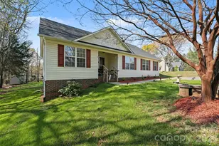 129 Falling Leaf Ln, Statesville, NC 28677 - Photo 3