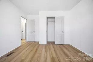 17 Windy Acres Dr, Hendersonville, NC 28792 - Photo 23