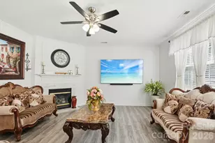 13317 Emerald Branch Ln, Charlotte, NC 28273 - Photo 7