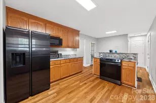 208 Deerfield Dr, Mount Holly, NC 28120 - Photo 15