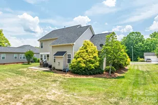 208 Deerfield Dr, Mount Holly, NC 28120 - Photo 33
