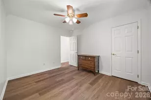 8607 Piccone Brook Ln, Charlotte, NC 28216 - Photo 33