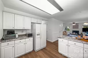 8607 Piccone Brook Ln, Charlotte, NC 28216 - Photo 13