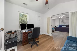 8607 Piccone Brook Ln, Charlotte, NC 28216 - Photo 31