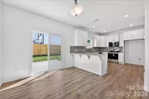 2032 Mandarin Blvd, Charlotte, NC 28205 - Photo 11