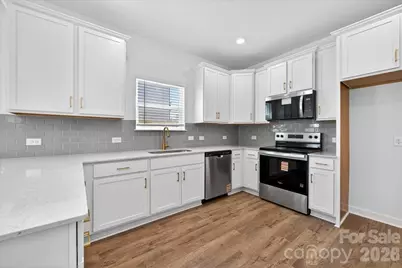 2032 Mandarin Boulevard, Charlotte, NC 28205 - Photo 15