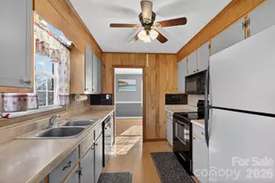 708 Wilmore St NE, Lenoir, NC 28645 - Photo 11