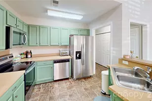 447 Fawnbrook Ln, Gastonia, NC 28052 - Photo 11