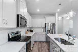 8032 Overmeadow Ln, Charlotte, NC 28269 - Photo 9