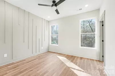 427 W Ballard Street, Cherryville, NC 28021 - Photo 9