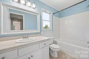 5406 Winding Oak Dr, Hickory, NC 28602 - Photo 13