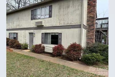 810 10th Street Boulevard NW #3, Hickory, NC 28601 - Photo 1