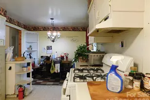 124 Jeff St, Hendersonville, NC 28739 - Photo 13