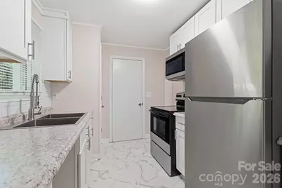 116 Honeywood Avenue, Charlotte, NC 28216 - Photo 5