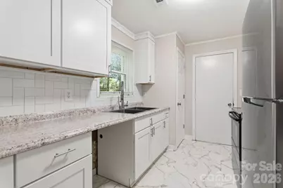 116 Honeywood Avenue, Charlotte, NC 28216 - Photo 7