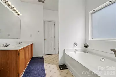 4011 Lakota Court, Charlotte, NC 28269 - Photo 15