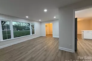 6906 Old Forge Dr, Charlotte, NC 28226 - Photo 9