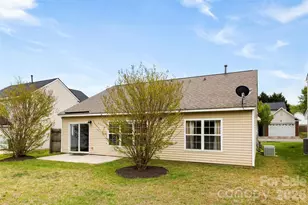 727 Almora Dr, Charlotte, NC 28216 - Photo 25