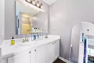 727 Almora Dr, Charlotte, NC 28216 - Photo 21