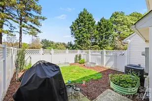 8652 Robinson Forest Dr, Charlotte, NC 28277 - Photo 19