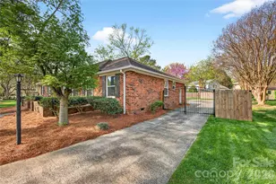 10932 Blue Heron Dr, Charlotte, NC 28226 - Photo 35