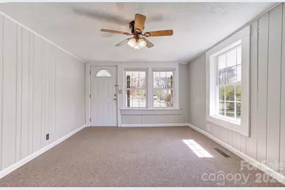 438 Loop Road, Hendersonville, NC 28792 - Photo 3