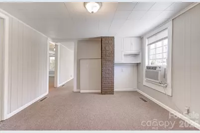 438 Loop Road, Hendersonville, NC 28792 - Photo 9