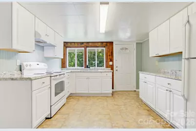 438 Loop Road, Hendersonville, NC 28792 - Photo 13