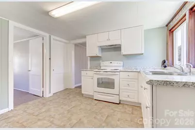 438 Loop Road, Hendersonville, NC 28792 - Photo 17