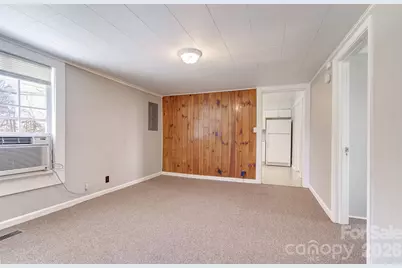 438 Loop Road, Hendersonville, NC 28792 - Photo 9