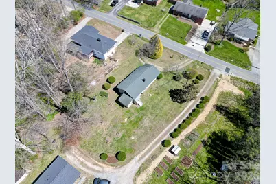 438 Loop Road, Hendersonville, NC 28792 - Photo 33