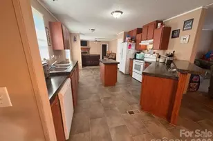 5139 Pine Springs Dr, Bessemer City, NC 28016 - Photo 5