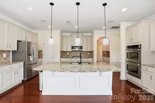 5509 Holly Hills Dr, Waxhaw, NC 28173 - Photo 9