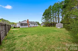 1951 19th Ave Dr NE, Hickory, NC 28601 - Photo 31