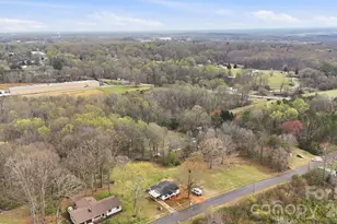641 Central Dr, Statesville, NC 28677 - Photo 31