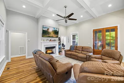 706 Toncin Avenue, Bessemer City, NC 28016 - Photo 5