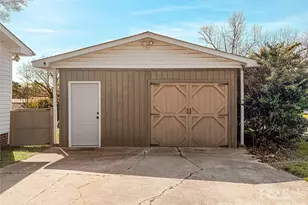 2011 Mountain Creek Rd, Albemarle, NC 28001 - Photo 3