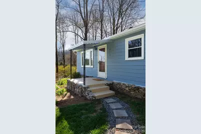 215 Browning Avenue, Hendersonville, NC 28791 - Photo 7