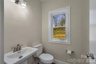 22 Ben Lippen Rd, Asheville, NC 28806 - Photo 11