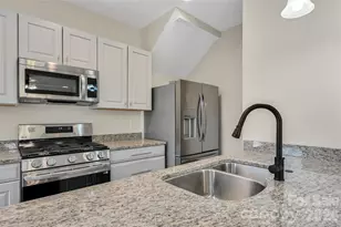 22 Ben Lippen Rd, Asheville, NC 28806 - Photo 9