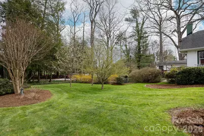 1126 4th Avenue W, Hendersonville, NC 28739 - Photo 9