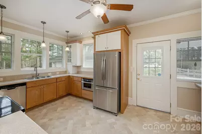 1126 4th Avenue W, Hendersonville, NC 28739 - Photo 17